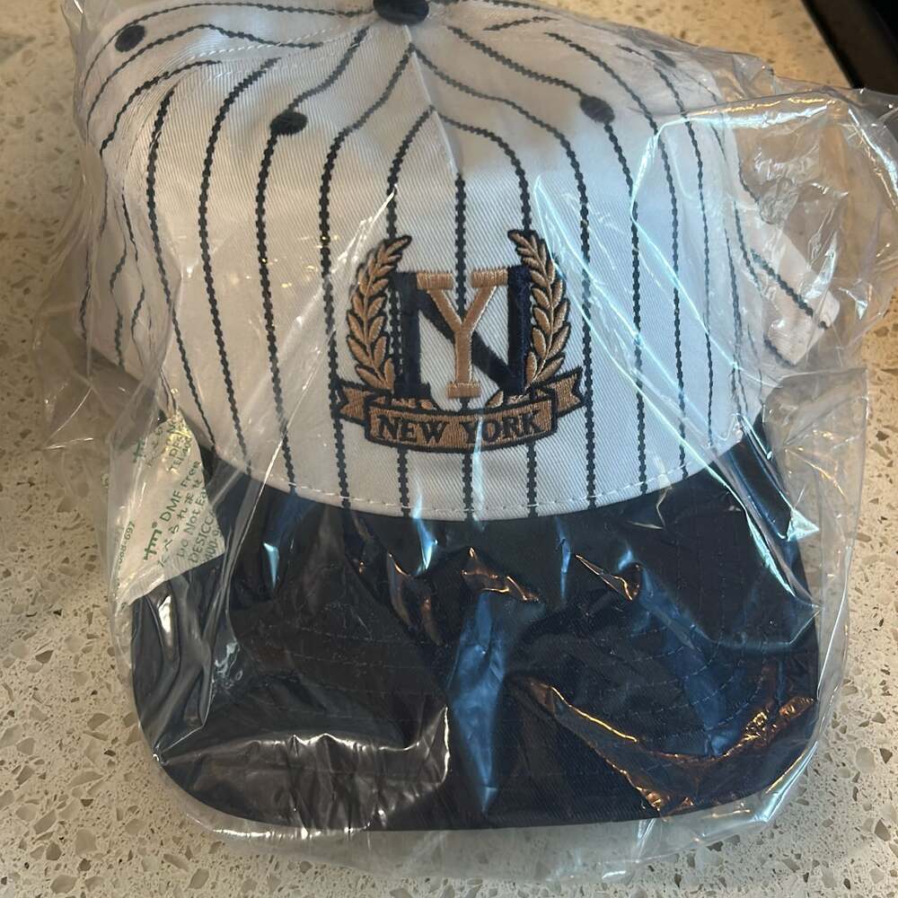 NWT NEW YORK SNAPBACK